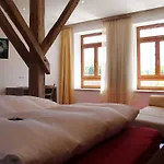 Penzion Zum Hirsch 3*