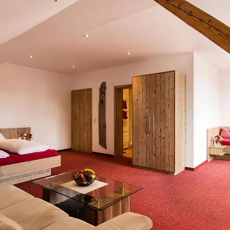 Zum Hirsch Locanda 3*
