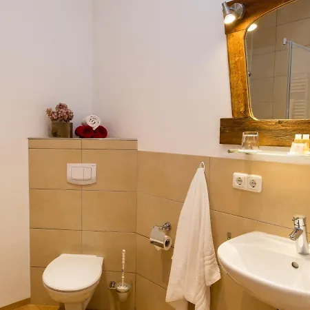 Zum Hirsch Locanda 3*