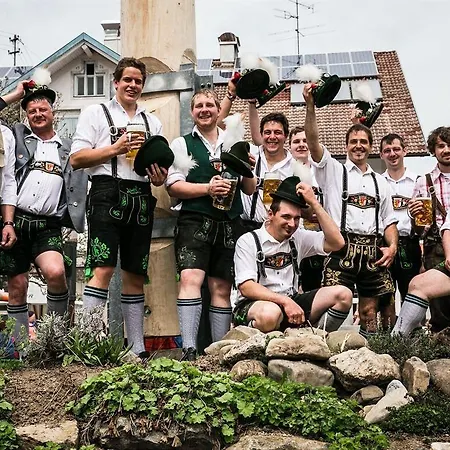 Zum Hirsch Penzion 3*