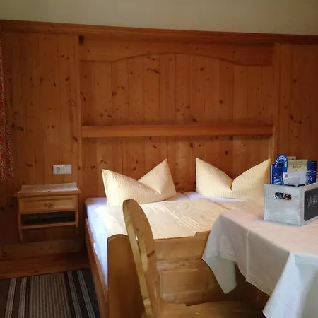 Penzion Zum Hirsch 3*